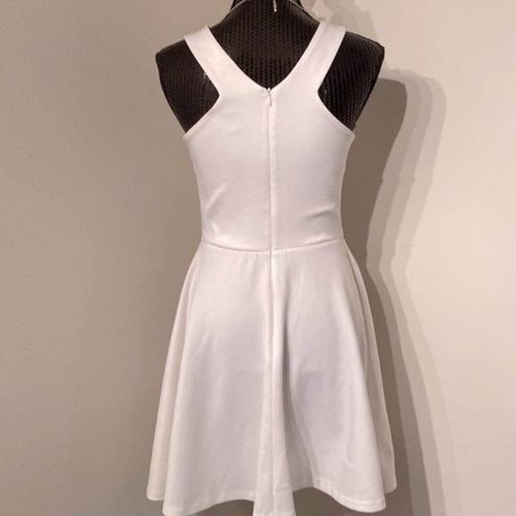 AQUA (Bloomingdale’s) Scuba Skater halter mini dress in Pure White size Large - Picture 7 of 9